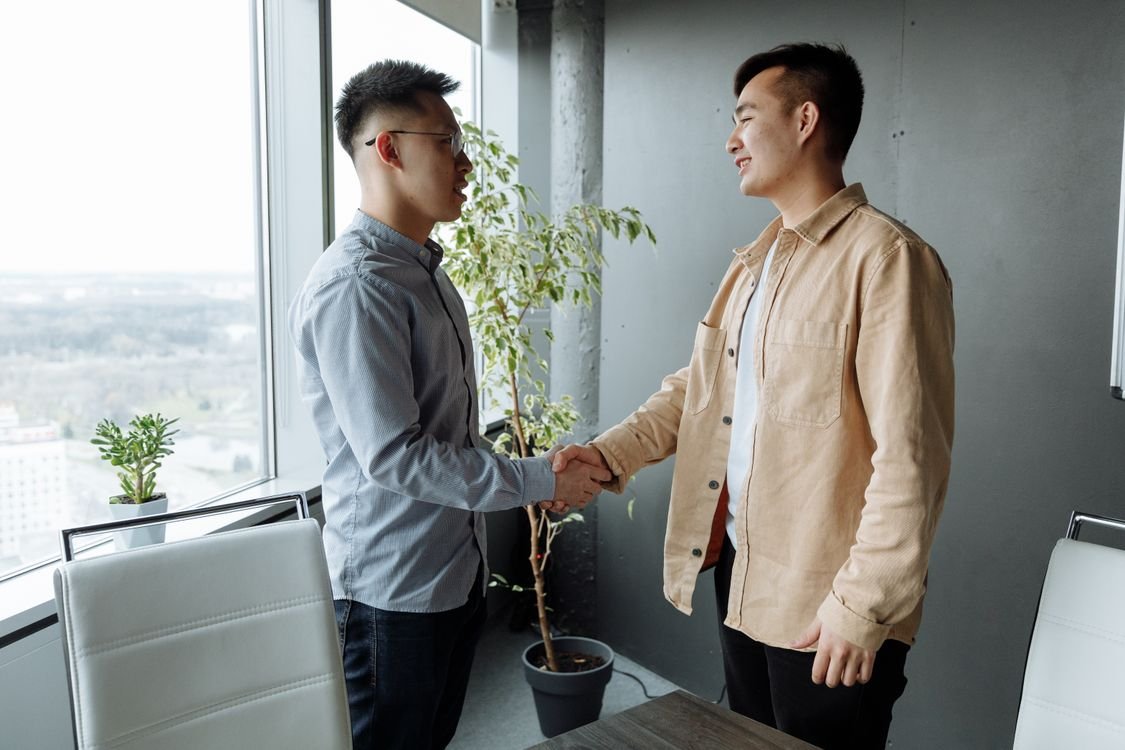 Building editorial relationships that earn authority backlinks