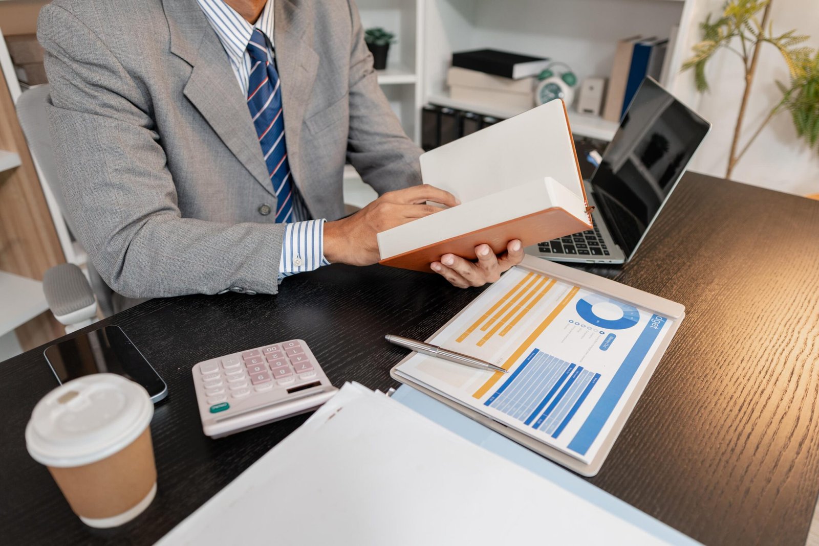 SEO specialist reviewing backlink checker free report data