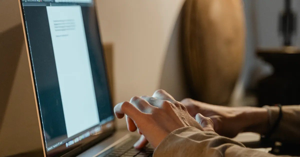 Writing a detailed forum answer that naturally earns forum backlinks